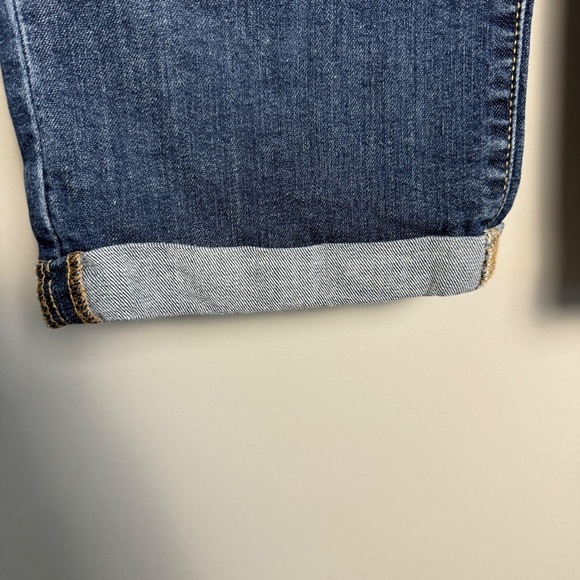 Denizen Levi's Women's Medium Wash Capri Jeans Rolled Hems Blue 14 Stretch Faded - Picture 4 of 16